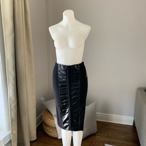 Black « stileto » style skirt